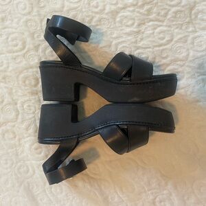 FitFlop Pilar Crossover Black Platform Sandals 8 Comfort Platform